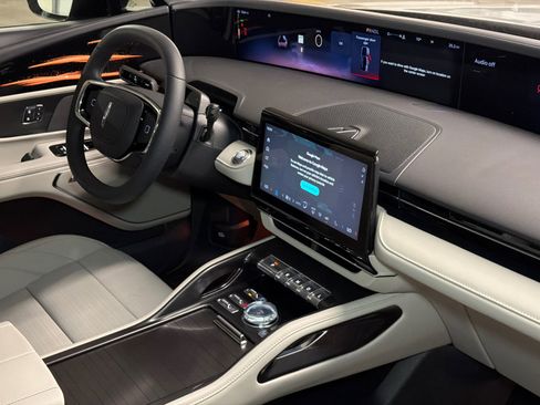 New 2026 Lincoln Nautilus Reserve w/ Jet Appearance Package AWD/4WD image 10
