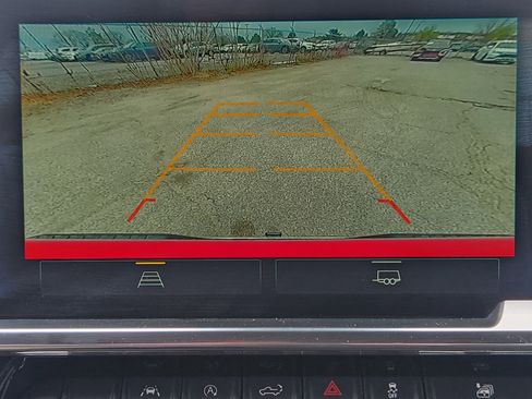 Used 2025 Chevrolet Silverado 1500 LT image 14