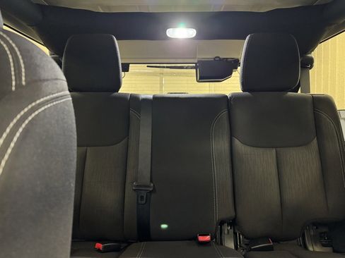 Used 2016 Jeep Wrangler Unlimited Sahara w/ Connectivity Group image 13