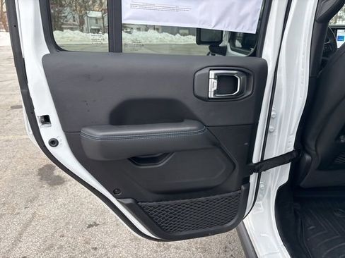 Used 2024 Jeep Wrangler Unlimited Rubicon 4xe image 19