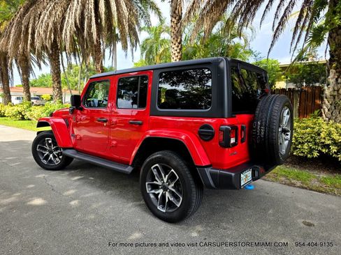 Used 2024 Jeep Wrangler Unlimited w/ Convenience Group AWD/4WD image 15