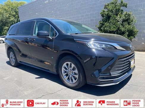 Used 2022 Toyota Sienna LE FWD image 1