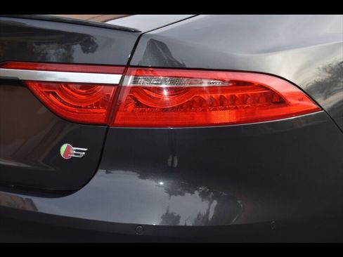 Used 2016 Jaguar XF S image 49
