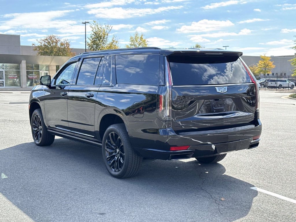 Used 2024 Cadillac Escalade ESV Sport w/ LPO, ONYX Package AWD/4WD image 21