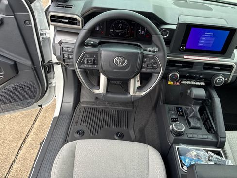 New 2026 Toyota 4Runner SR5 AWD/4WD image 19