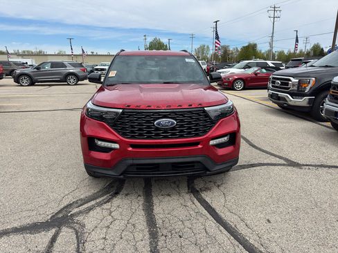 Used 2023 Ford Explorer ST-Line w/ Class IV Trailer Tow Package AWD/4WD image 2