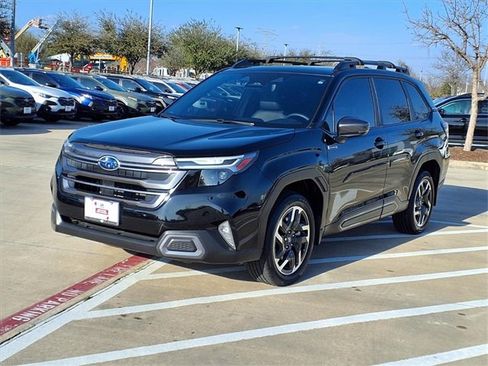 Certified 2025 Subaru Forester Limited image 3