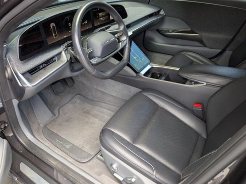 Used 2023 Lucid Air Pure RWD image 2