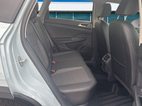 New 2026 Volkswagen Taos SE FWD image 15
