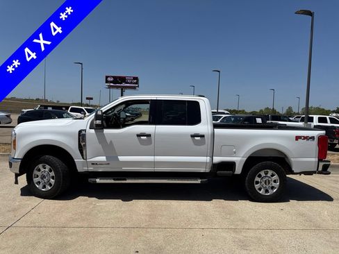 Used 2023 Ford F250 XLT w/ FX4 Off-Road Package AWD/4WD image 3