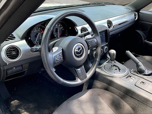 Used 2015 MAZDA MX-5 Miata Club RWD image 10