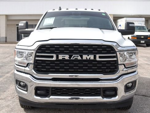 Used 2024 RAM 3500 Big Horn AWD/4WD image 2