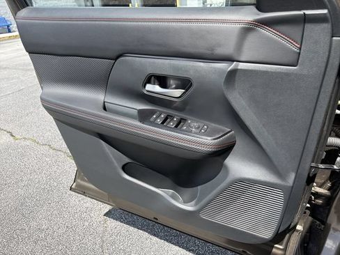Used 2025 Nissan Kicks SR FWD image 26