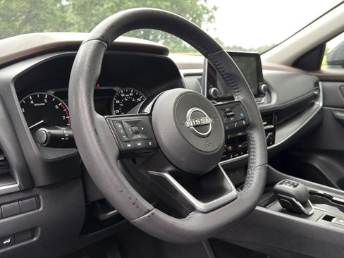 Used 2022 Nissan Rogue SV w/ SV Premium Package FWD image 25