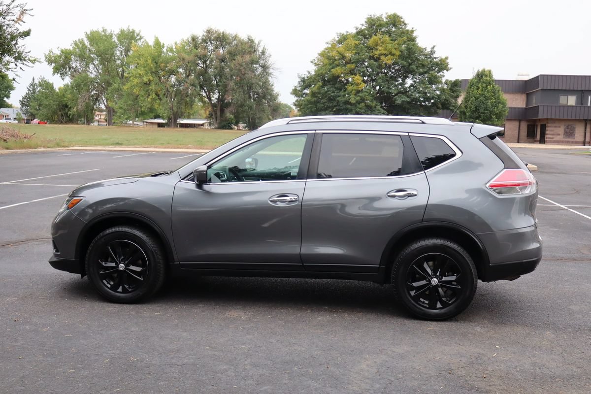 Used 2016 Nissan Rogue SV w/ SV Premium Package AWD/4WD image 9