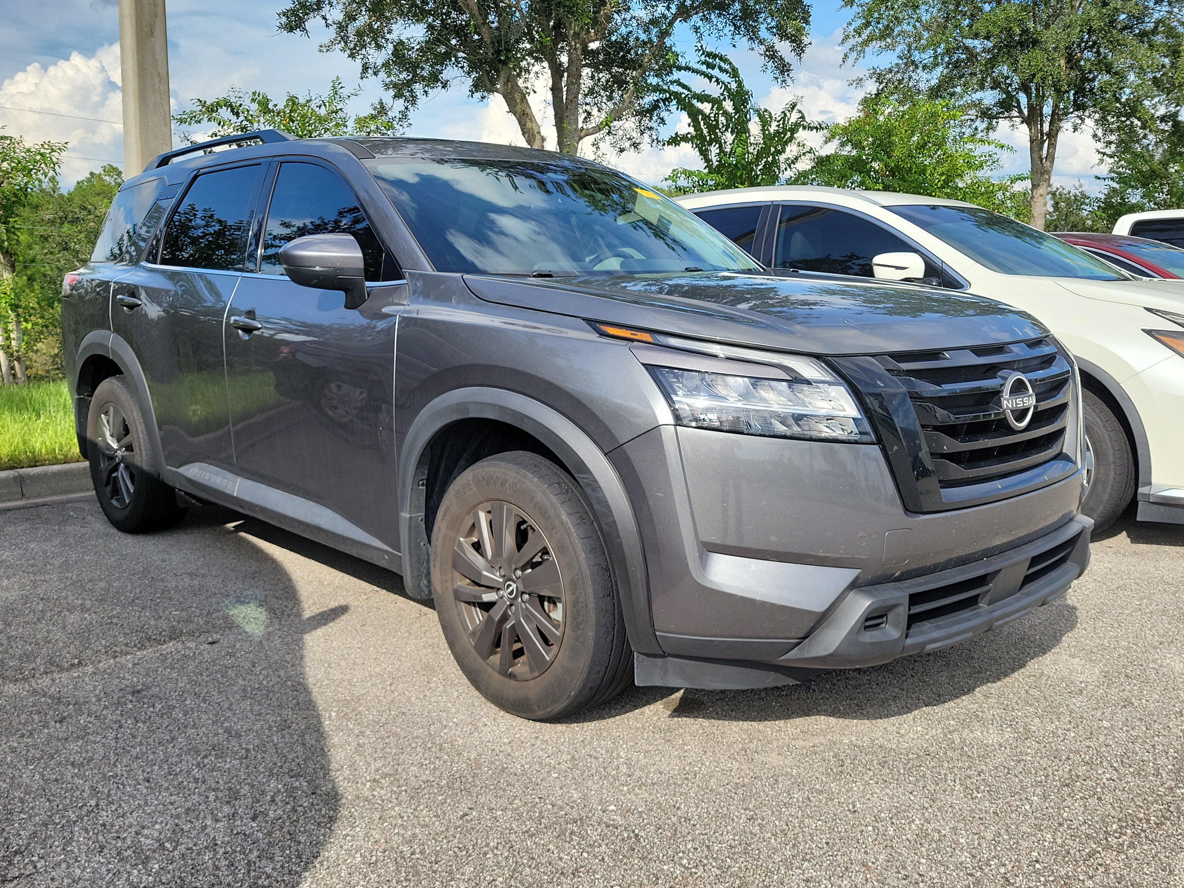Certified 2022 Nissan Pathfinder SV w/ SV Premium Package FWD image 2