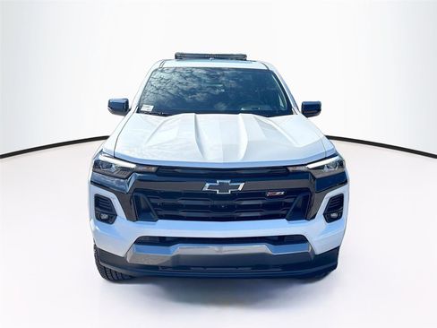 Used 2025 Chevrolet Colorado Z71 w/ Midnight Edition image 2