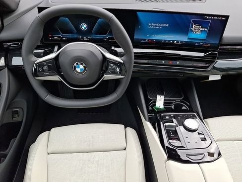New 2026 BMW 530i xDrive w/ Premium Package AWD/4WD image 10