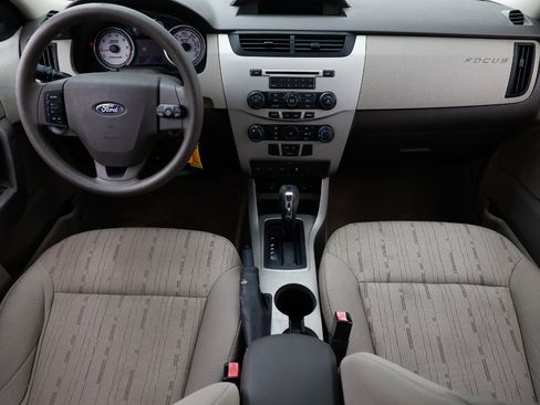 Used 2010 Ford Focus SE image 21