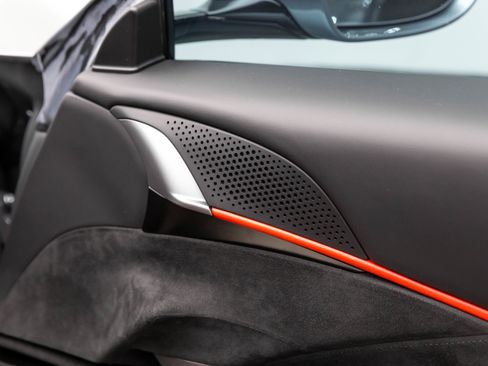 Certified 2024 Ferrari Roma RWD image 34