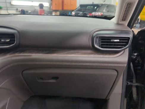 Used 2022 Ford Explorer Platinum w/ Equipment Group 601A image 34