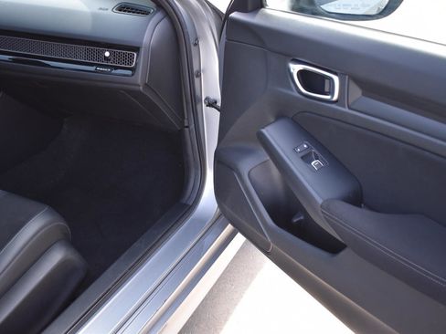 Used 2025 Honda Civic Sport image 12