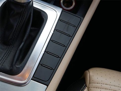 Used 2013 Volkswagen CC Lux image 34