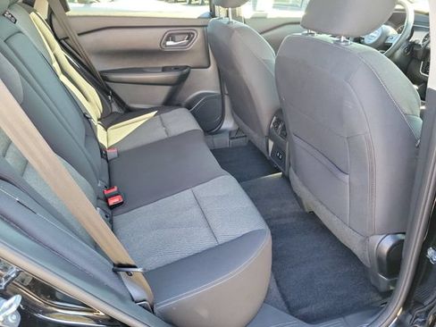 Used 2024 Nissan Rogue SV FWD image 17