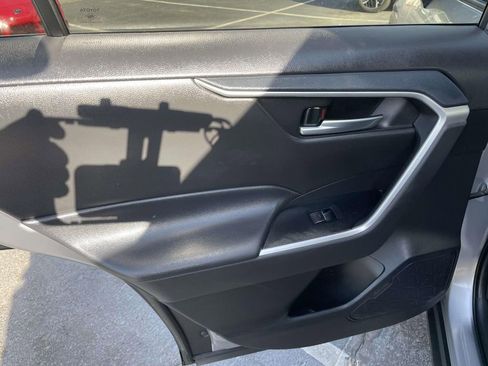 Used 2025 Toyota RAV4 XLE image 22