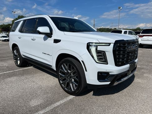 Used 2026 GMC Yukon Denali Ultimate AWD/4WD image 1