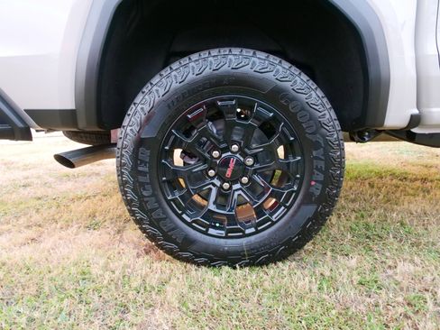 New 2026 GMC Canyon Elevation image 14