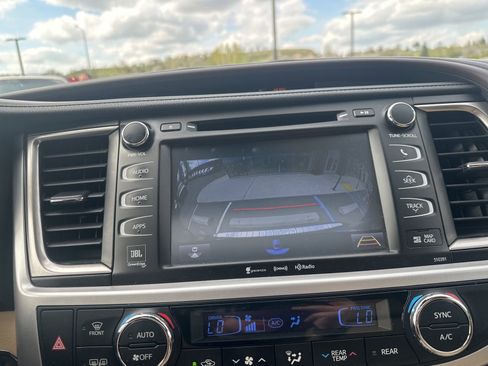 Used 2019 Toyota Highlander Limited Platinum AWD/4WD image 68