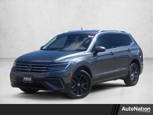 Used 2024 Volkswagen Tiguan SE image 1