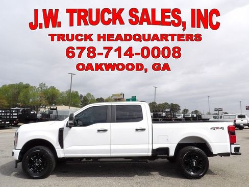 Used 2024 Ford F250 XL w/ STX Appearance Package AWD/4WD image 2