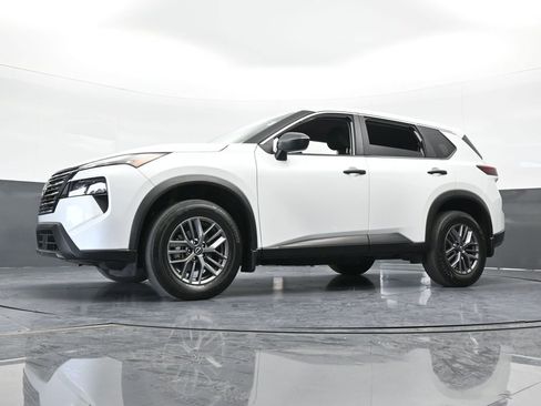 Used 2024 Nissan Rogue S image 50