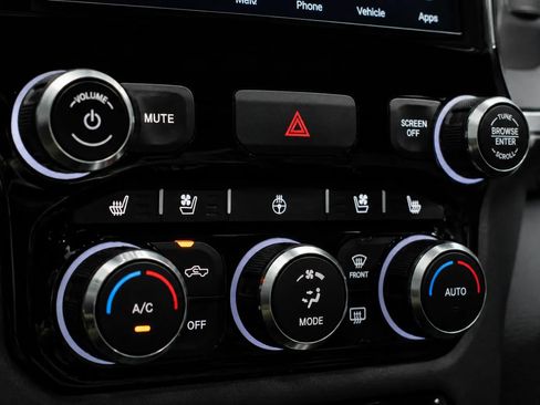 Used 2023 RAM 1500 Laramie AWD/4WD image 16
