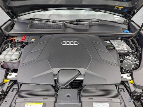 Used 2022 Audi Q8 Premium Plus AWD/4WD image 26
