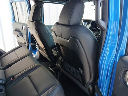 New 2025 Jeep Gladiator Sport S image 22