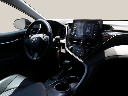 Used 2024 Toyota Camry SE FWD image 16