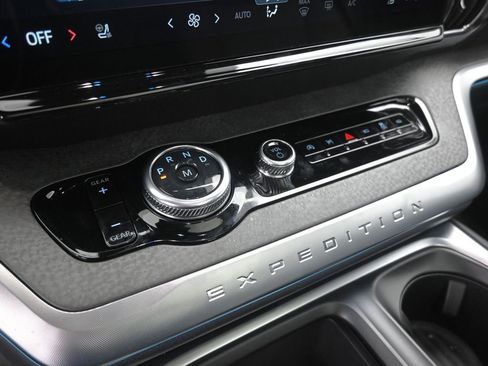 New 2026 Ford Expedition Tremor image 17