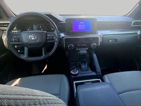 Used 2025 Toyota Tacoma SR5 AWD/4WD image 16