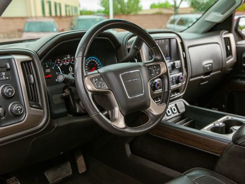 Used 2017 GMC Sierra 1500 Denali w/ Denali Ultimate Package AWD/4WD image 9