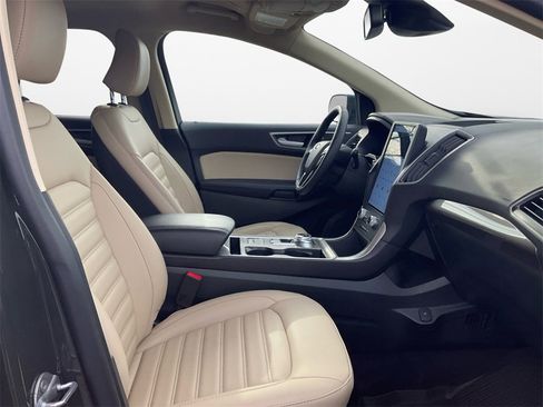 Used 2024 Ford Edge SEL w/ Convenience Package image 15