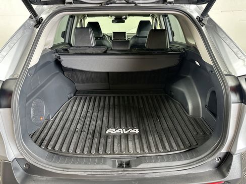 Used 2022 Toyota RAV4 XLE Premium image 24