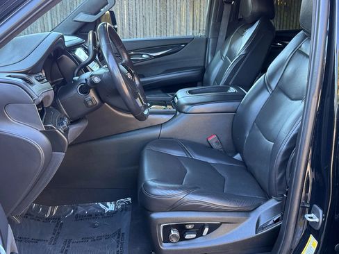 Used 2020 Cadillac Escalade ESV Platinum image 14