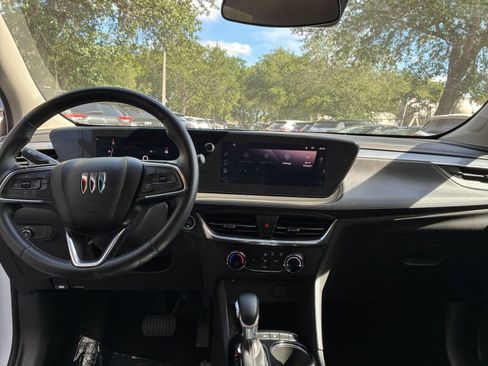 Used 2025 Buick Encore GX Preferred FWD image 32