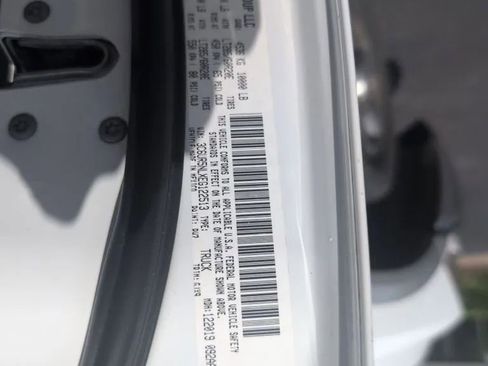 Used 2014 RAM 2500 Laramie AWD/4WD image 33