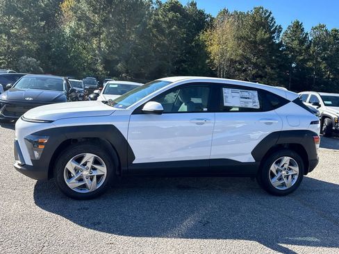 New 2026 Hyundai Kona SE image 2