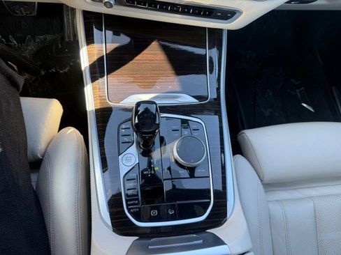 Used 2021 BMW X5 xDrive40i w/ M Sport Package image 23