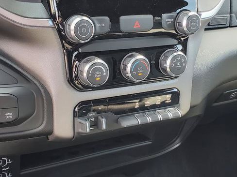 New 2026 RAM 2500 Big Horn AWD/4WD image 18